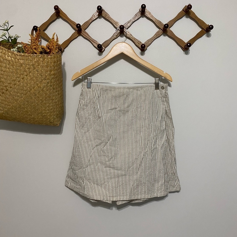 Denim&Co Cream Asymmetrical A-Line Mini Skorts